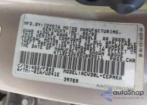 2002 Toyota Camry Le z USA, uszkodzony, nr VIN 4T1BE32K92U092811